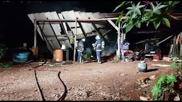 Residência de madeira é destruída pelo fogo no Brasmadeira