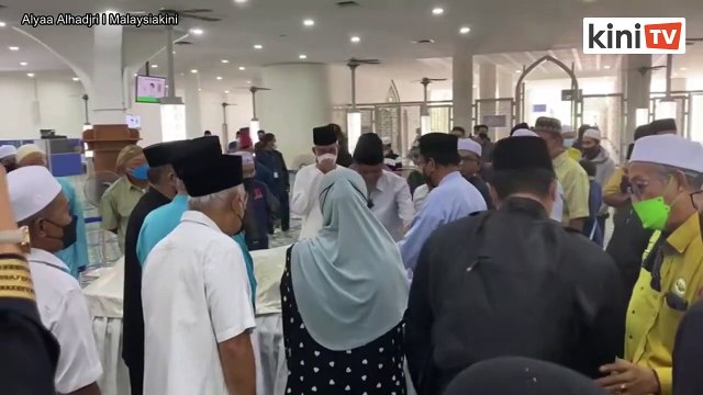 Jenazah Allahyarham Khalid Ibrahim tiba di Masjid Negeri Selangor