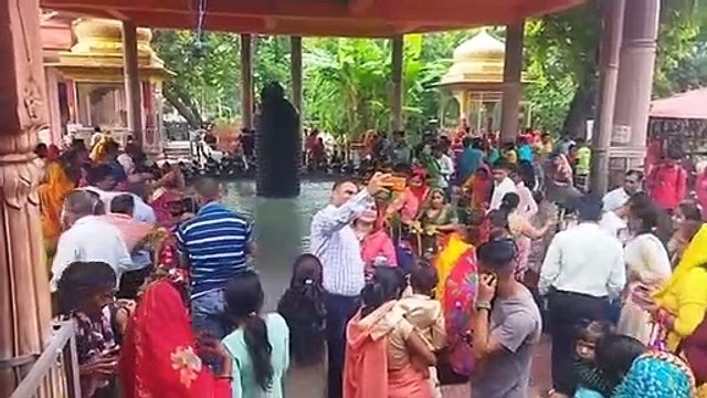 video: रिमझिम बारिश के बीच शिवालयों में लगे बम-बम भोले के जयकारें