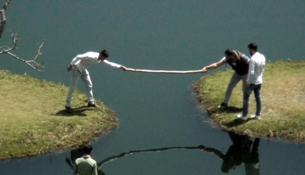 Ziyaretçiler sopa kullanarak üzerine çıkıyor! Profesör, yüzen adalar için uyardı: Kurallara uyulmazsa kaybederiz