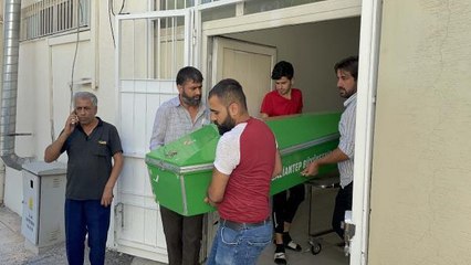 Gaziantep haberleri... GAZİANTEP'TE LASTİĞİ PATLAYAN MOTOSİKLET DEVRİLDİ 1 ÖLÜ, 1 YARALI