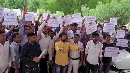 युवा बेरोजग़ारों ने शिक्षा निदेशालय का किया घेराव