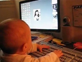 Orane, 6 mois, a déjà tout compris