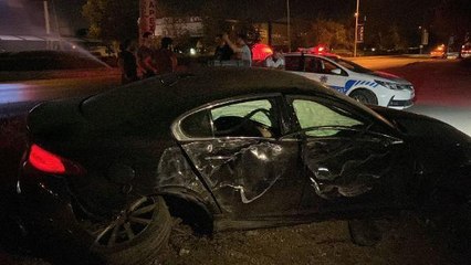 Son dakika haberleri... 4.25 PROMİL ALKOLLÜ SÜRÜCÜ, KAZA YAPTIĞI LÜKS OTOMOBİLİ HURDAYA ÇEVİRDİ