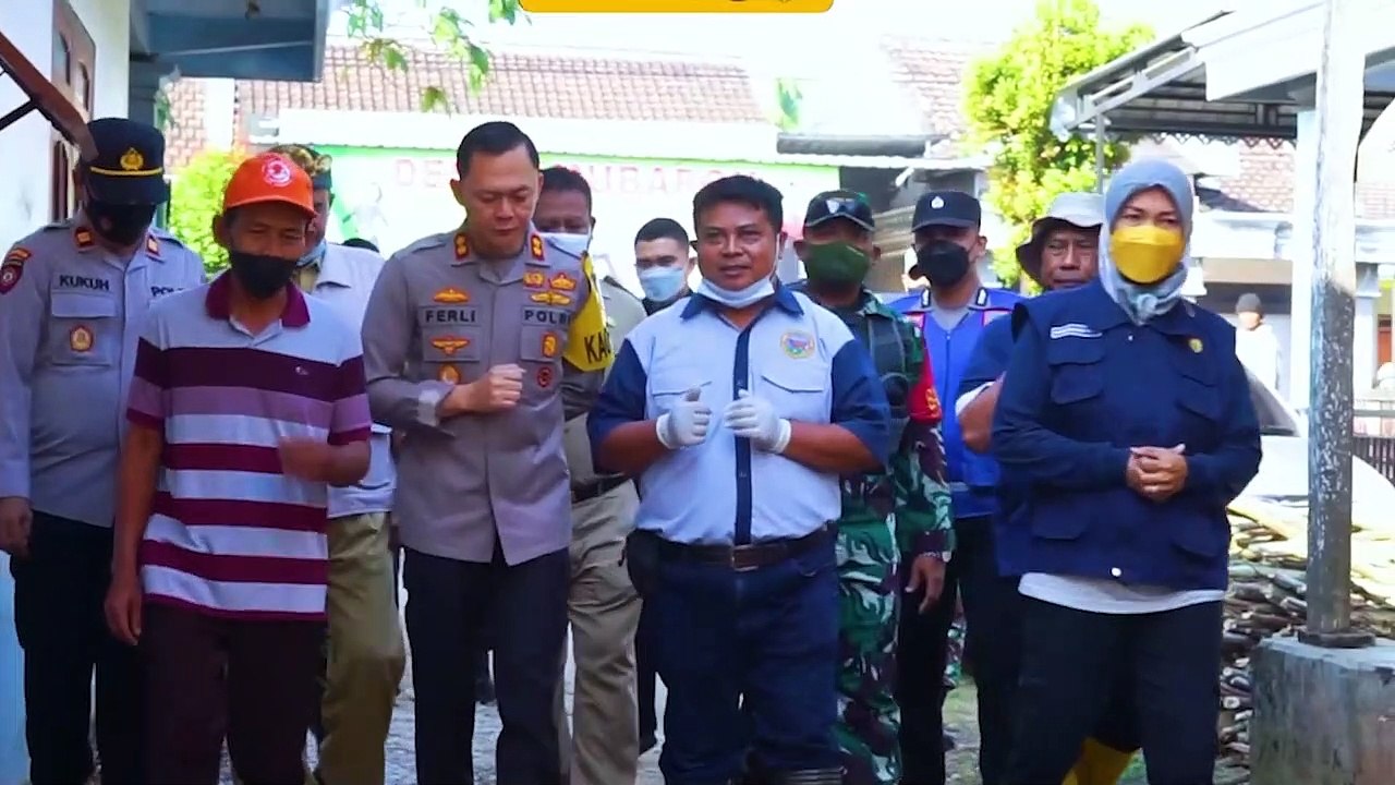 Kapolres Malang Kawal dan Pantau Langsung Percepatan Vaksinasi PMK di Desa Arjowilangun Kalipare