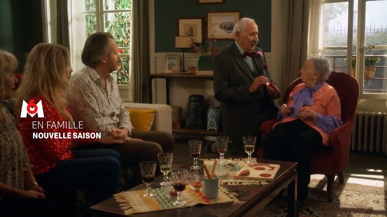 La bande annonce de la saison 11 de la série "En famille" sur M6