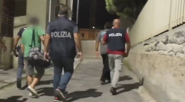 Bari, pizzo nel quartiere San Girolamo: Ognuno ci deve un regalo . 5 arresti (01.08.22)