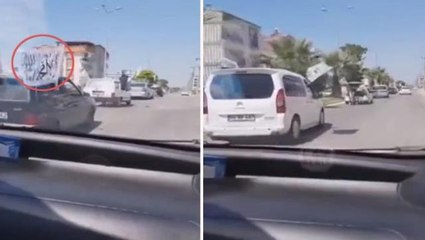 Görüntüler emniyeti harekete geçirdi! ! KPSS sürerken, kornaya basıp tevhit bayrakları salladılar