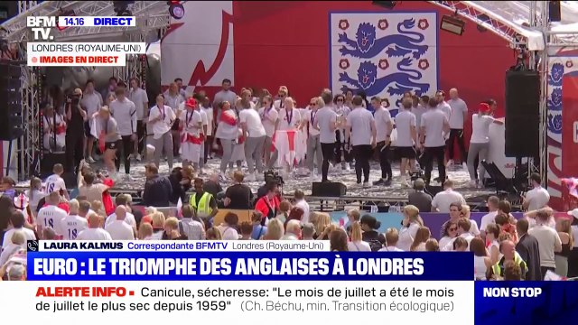 Euro: les joueuses anglaises fêtent leur titre à Londres devant 7000 personnes