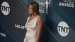 Voici : Jennifer Aniston : en plein tournage de Murder Mystery 2,  l'actrice s’ambiance sur une très célèbre chanson française