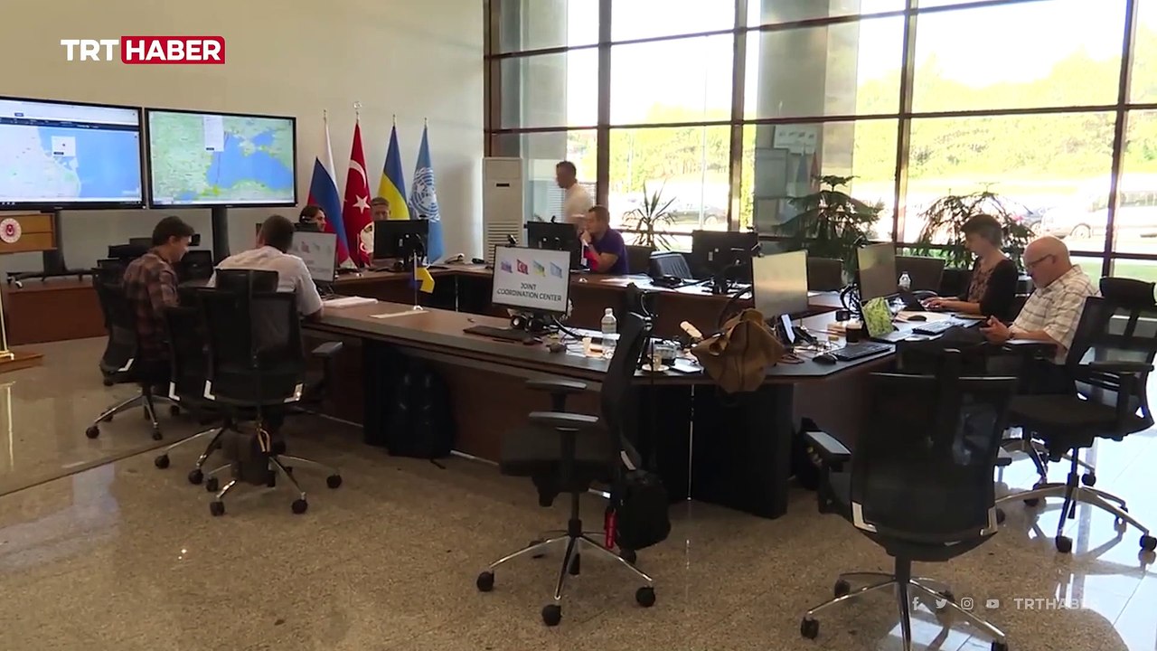 Tahıl gemisi koordinasyon merkezinden anlık takip ediliyor