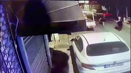 Önce laf attı sonra nişanlısının yanında bıçaklayarak öldürdü