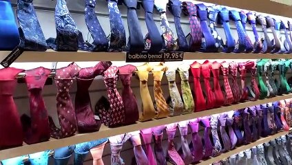 Corbatas de regalo a Pedro Sánchez para que «recapacite»