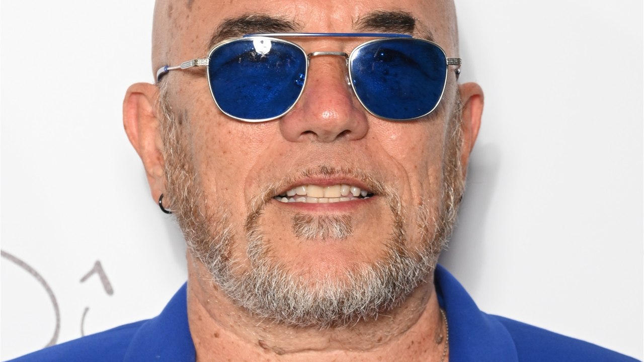 VOICI : "Amis de toujours" : Pascal Obispo prend la pose avec Emma Smet sur Instagram