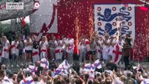 شاهد: الآلاف يحتفلون بفوز منتخب سيدات إنجلترا بأمم أوروبا لكرة القدم
