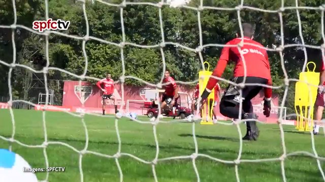 São Paulo treina finalizações após derrota para o Athletico no Brasileirão