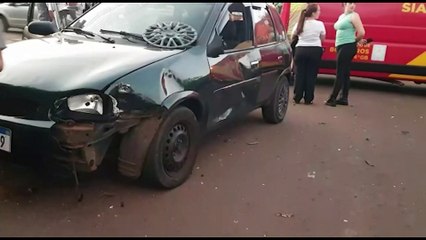 Descargar video: Motociclista fica ferido em acidente no Bairro Santo Inácio