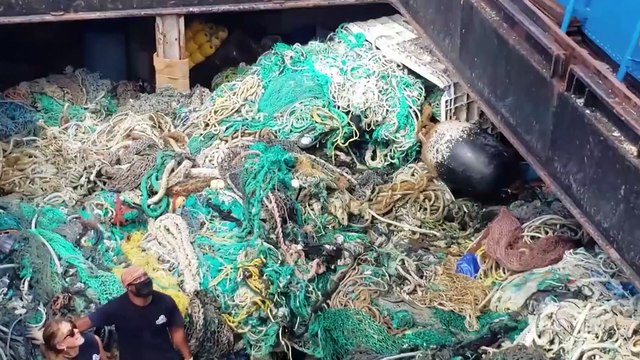 Objetos flutuantes misteriosos são encontrados no Oceano Pacífico