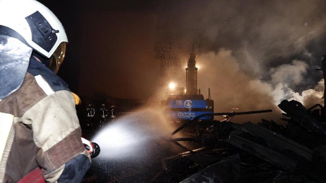 Ankara'da palet fabrikasında çıkan yangın korkuttu