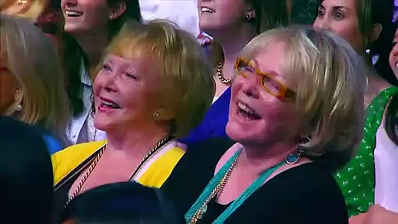 Card Magic Show Performance   BORSOFTV.COM