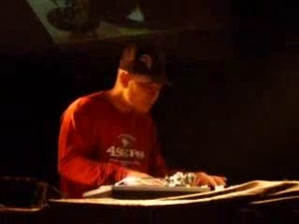 DJ Q-Bert @ Confort Moderne