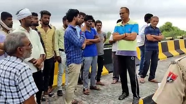 VIDEO: सब्जी विक्रेता पर बाइक सवार बदमाशों ने फिल्मी स्टाइल में की फायरिंग, मुंह छूकर निकली गोली