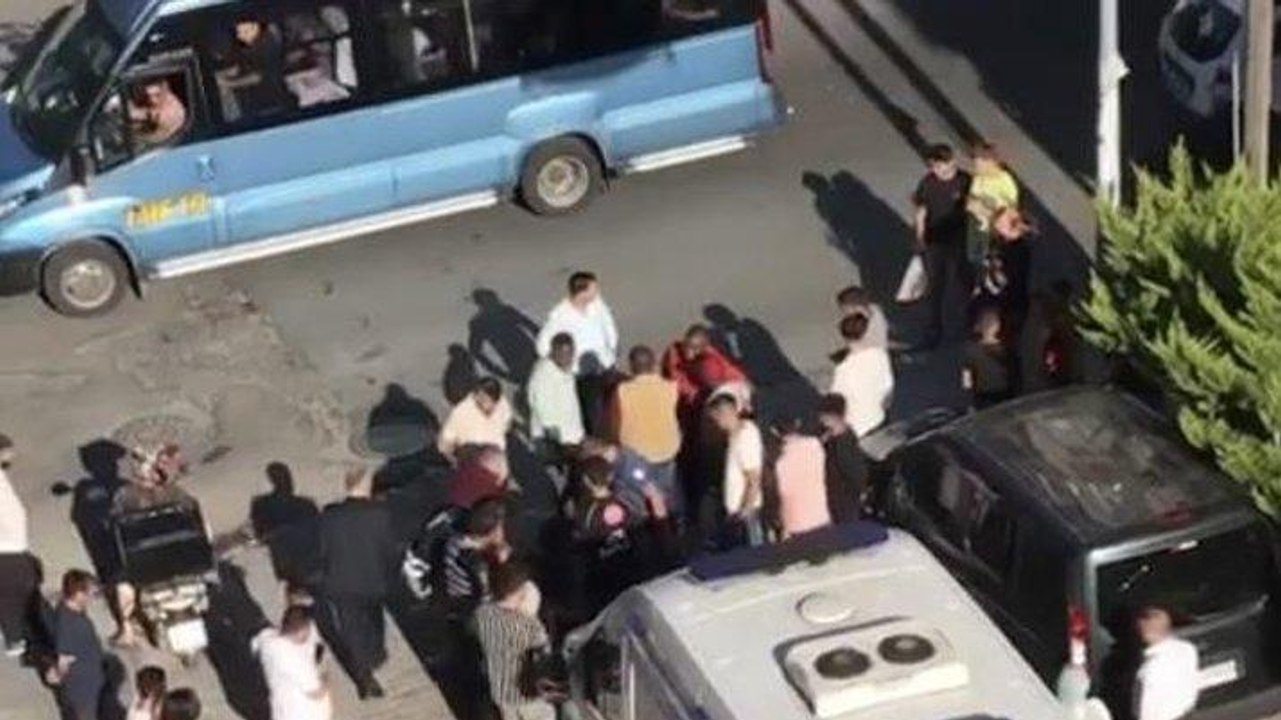 Sinir krizi geçirdi ortalığı birbirine kattı