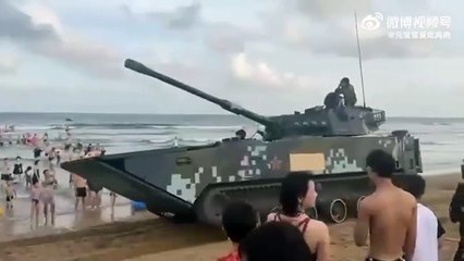 Réservoirs sur la plage