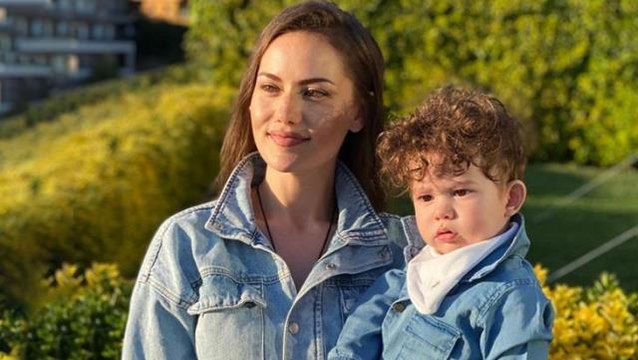 3,5 aylık hamile Fahriye Evcen ile oğlu Karan'dan kötü haber! Koronavirüse yakalandılar