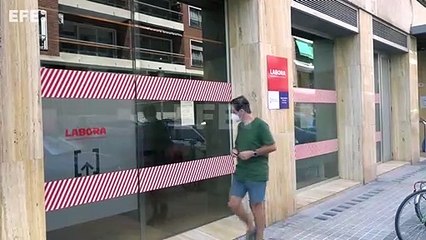 El empleo cae en julio por primera vez y el paro sube en 3.230 personas