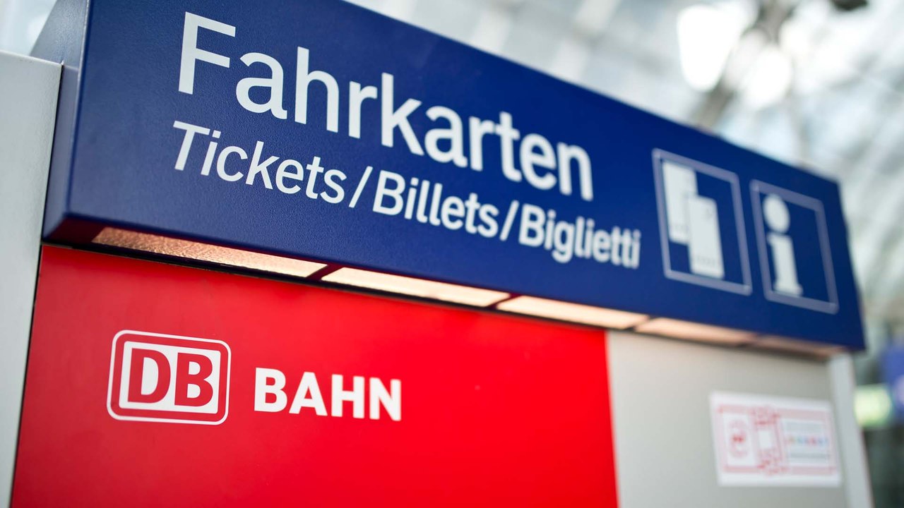 Bahn statt Dienstwagen: Verlängerung des 9-Euro-Tickets?