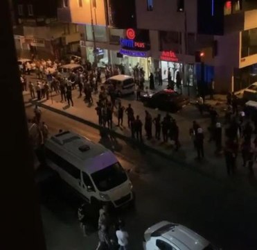 Zeytinburnu'nda kız kaçırma iddiasından çıkan yanlış anlaşılmada 2 kişi yaralandı