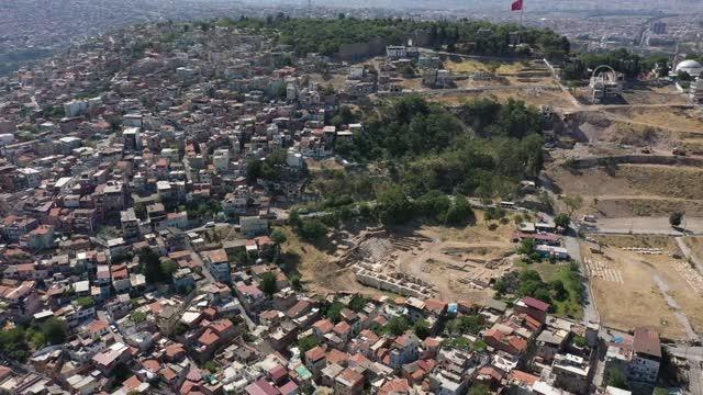 İzmir haberleri... Dünya mirası adayı İzmir Tarihi Liman Kenti'ndeki Smyrna , FPV dron ile görüntülendi (1)
