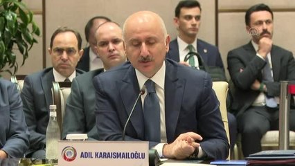 Descargar video: Bakan Karaismailoğlu, Türkiye-Özbekistan-Azerbaycan Üçlü Dışişleri, Ticaret ve Ulaştırma Bakanları Toplantısı'nda konuştu