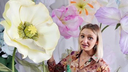 L'imprenditrice e artista: "Ai social devo il successo dei miei fiori giganti "