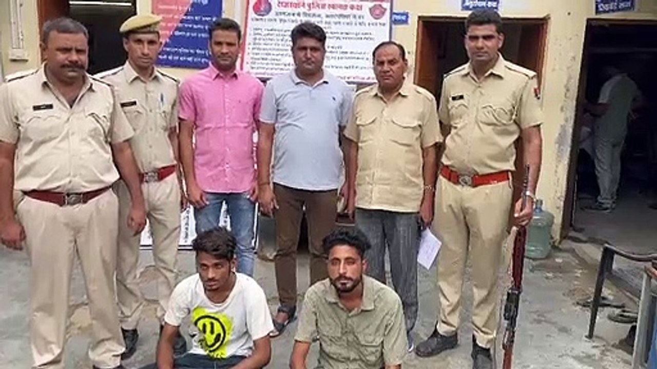 करौली जिले के दो शातिर बदमाश चढ़े पुलिस के हत्थे