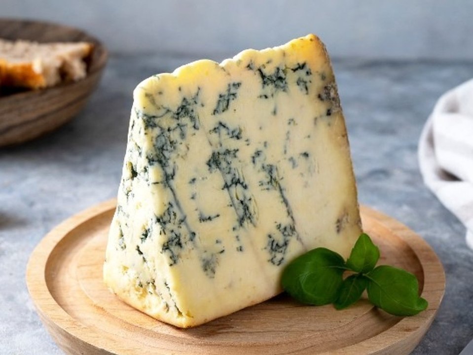 Käse-Rückruf bei Aldi, Lidl und Co.: Verzehr kann schwer krank machen!