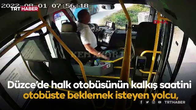Direksiyon başındaki halk otobüsü şoförüne yumruk attı
