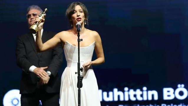 Mimikleriyle Altın Portakal'a damga vuran Tamer Karadağlı Kimse neden yaptığımı sormadı diyerek yaşananları anlattı