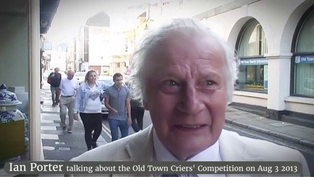 Ian Porter talking before 2013's Old Town Criers' Competition in Hastings