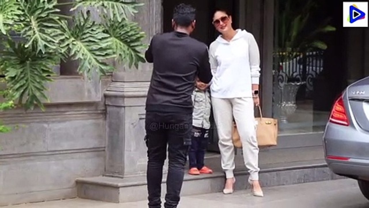 Sara Ali Khan   With Ibrahim Ali Khan, Saif Ali Khan & Kareena Kapoor and Karishma Kapoor  