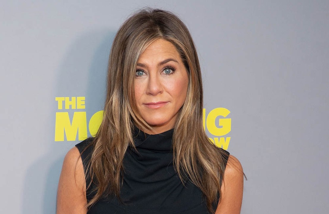 Jennifer Aniston danse sur une chanson française en plein tournage