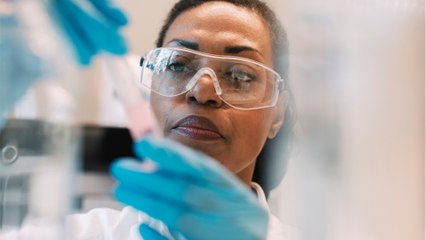 Frauen mit hohem Blutdruck aufgepasst: Dieser Mineralstoff senkt die Symptome