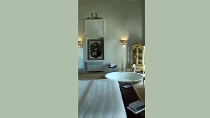 Luxo! Cristina Ferreira mostra quarto de hotel onde está instalada