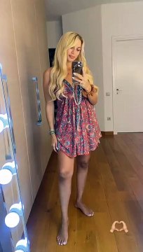 Σπυροπούλου: Το story χωρίς make-up, το αέρινο μίνι φόρεμα και η ατάκα που φουντώνει τις φήμες εγκυμοσύνης