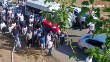Diyarbakır, gözyaşları arasında şehidini son yolculuğuna uğurladı