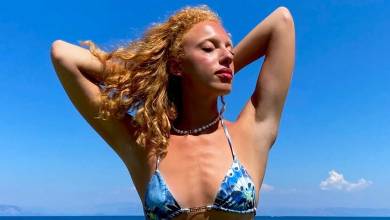 Sommer-Blues? Anna Ermakova bringt Fans im blauen Bikini um den Verstand