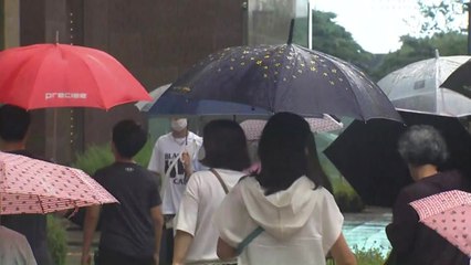 [날씨] 오전까지 경기 남부·영서 강한 비...어제보다 더 더워 / YTN