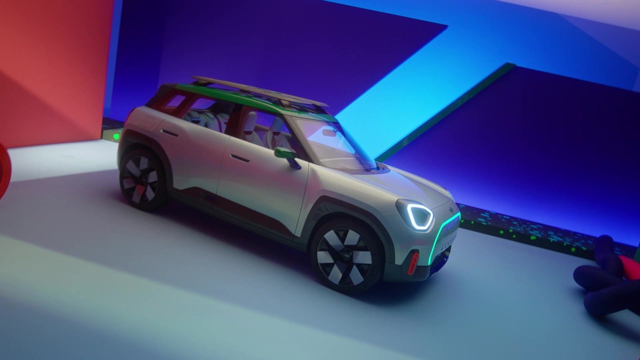 Das MINI Concept Aceman - Kreisrundes OLED-Display als innovatives User Interface