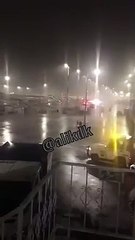 İstanbul Havalimanı'nda fırtına nedeniyle bagajlar ve konteynerler savruldu